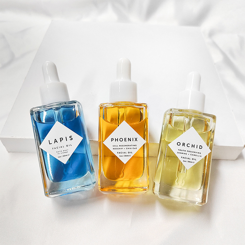 30ml ブルー クリサンセマム フェイシャル エッセンシャル オイル ケアは、肌に潤いを与え、潤いを与え、栄養を与え、修復します。