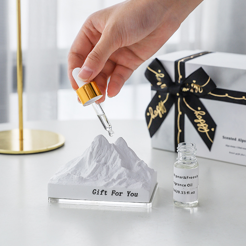 固体石膏エアコンディフューザーストーンペンダント環境に優しいアロマセラピー車のインテリア装飾結婚式の空気出口香水